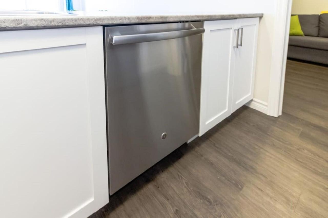 Newly Renovated Modern Condo Near Hospital, Unb Patio & Parking Coffee Saint John Exterior photo