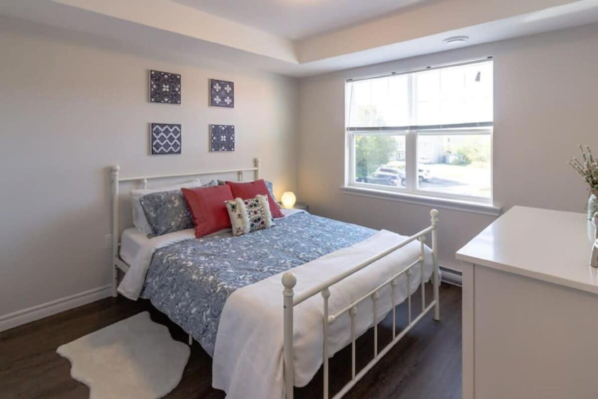 Newly Renovated Modern Condo Near Hospital, Unb Patio & Parking Coffee Saint John Exterior photo